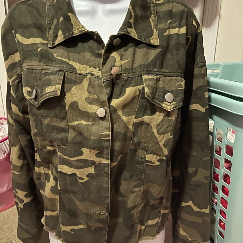 Green Camo Jacket - Picture 1 of 3